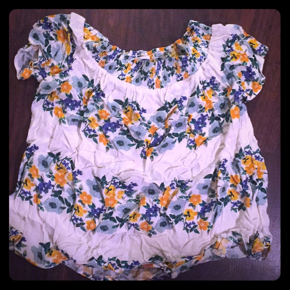 🌼 Off Shoulder Floral Top